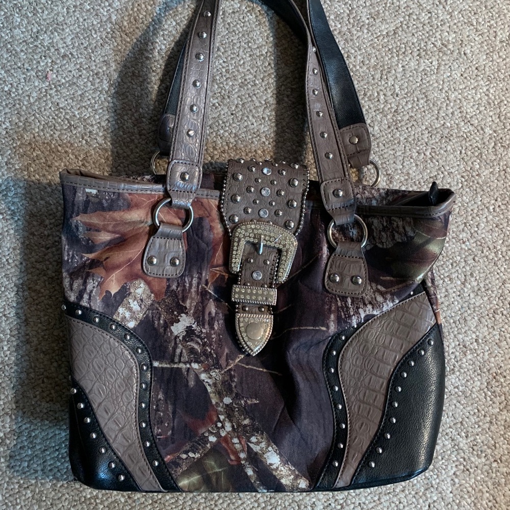 Camo purse